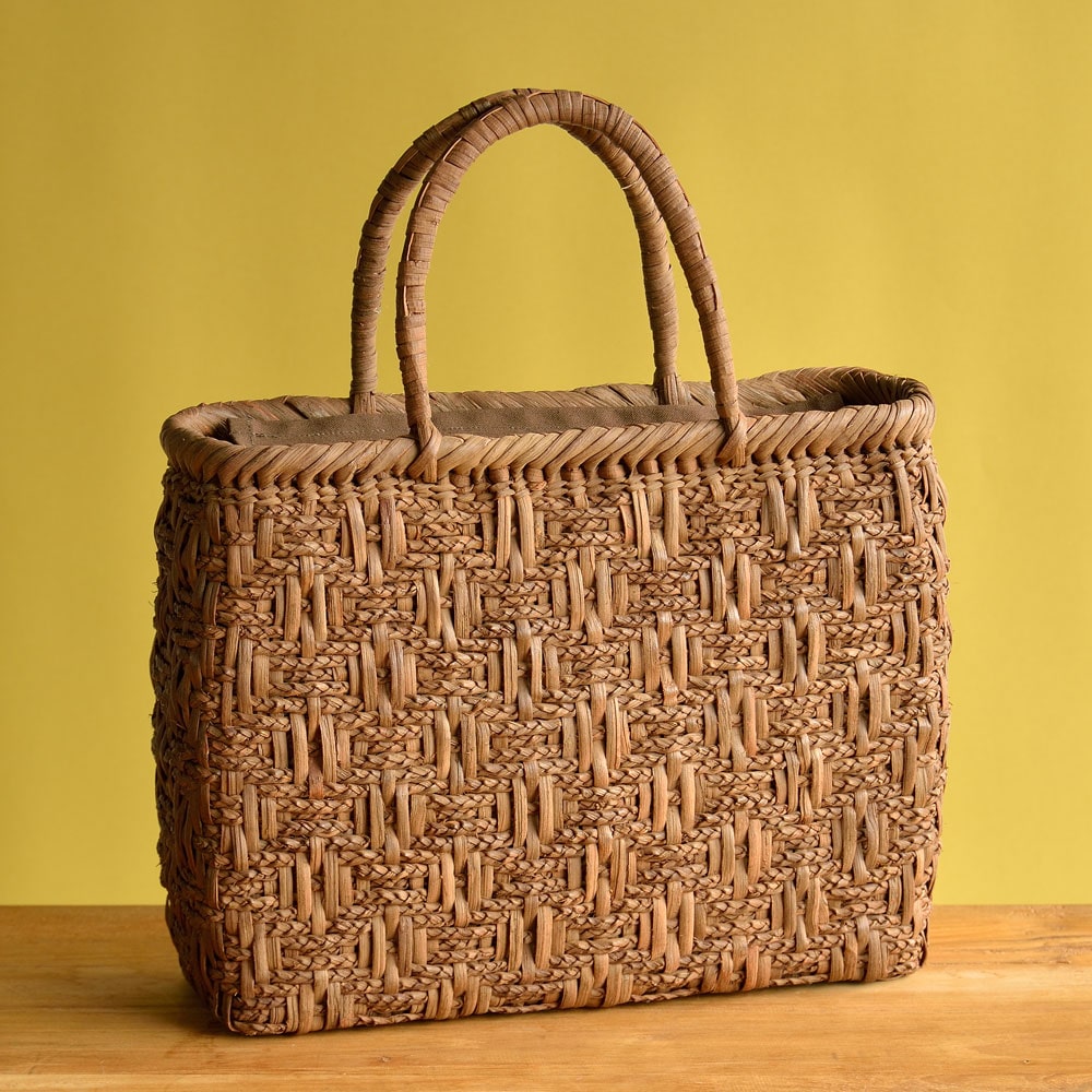 山ぶどう籠バッグ 三つ編み亀甲編み: ファッション雑貨・小物